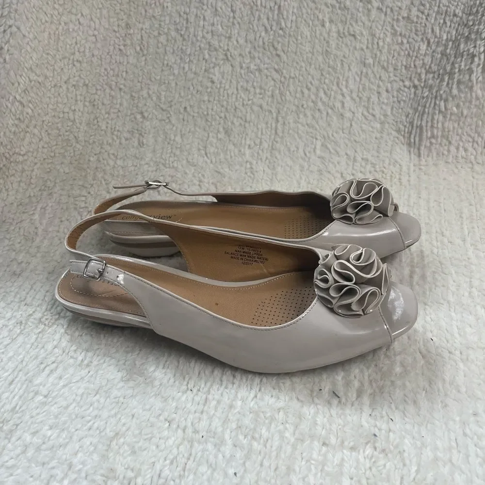 Comfortview synthetic patent Cream Peep-Toe Slingback flower accent Heels SZ12W.